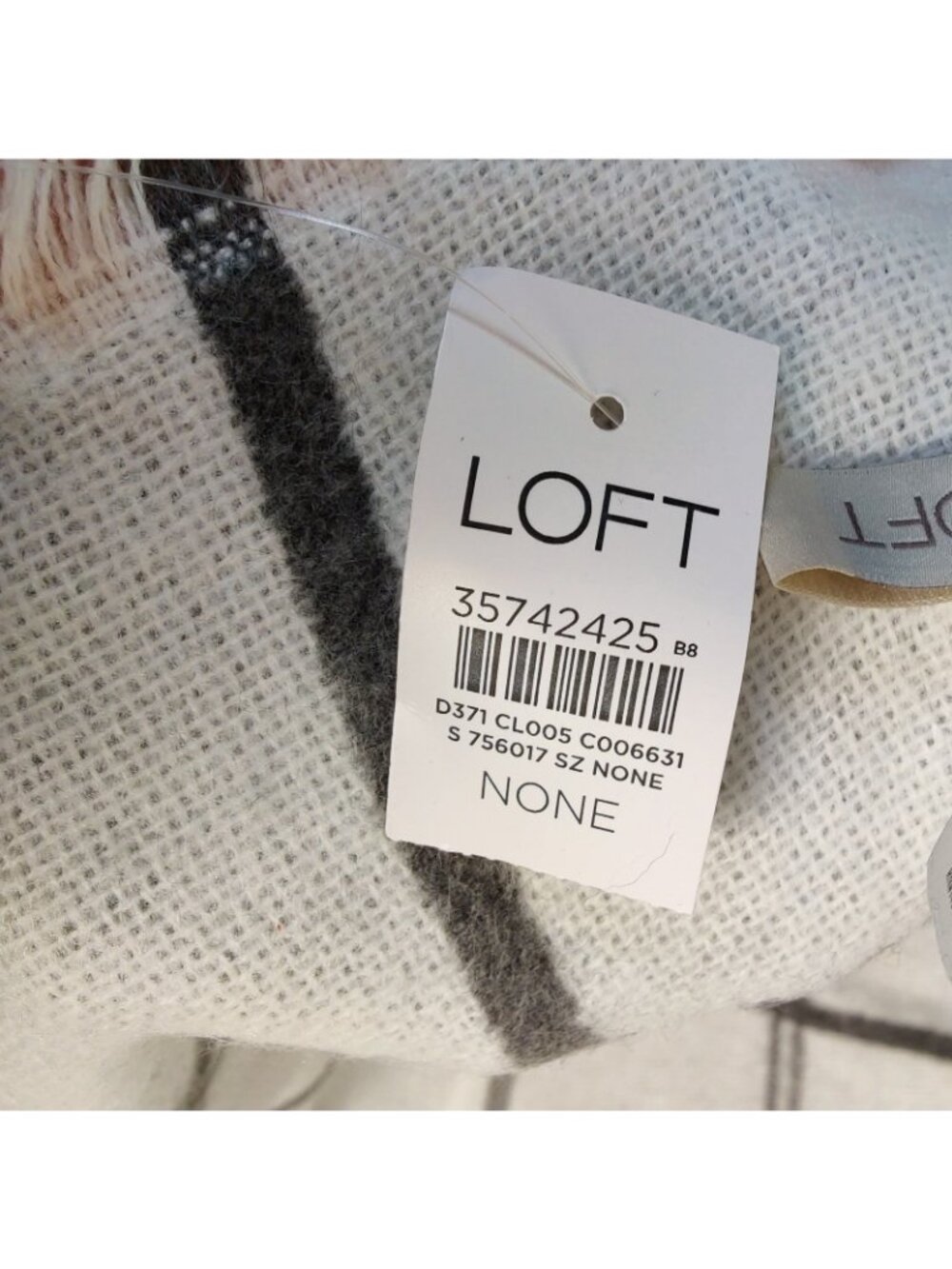 Ann Taylor Loft NWT Blanket Scarf Gray White Flannel Plaid Soft 82" X 25" SOFT